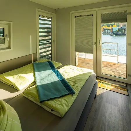 Floatinghouse Paradise Semesterbostad Klitten