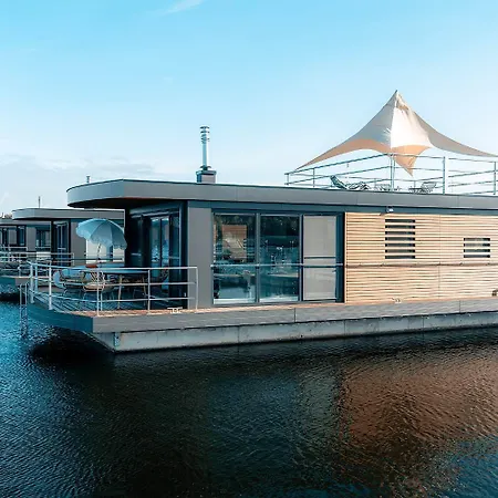 Semesterbostad Floatinghouse Paradise