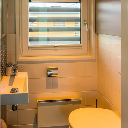 Floatinghouse Paradise Semesterbostad *