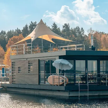 Semesterbostad Floatinghouse Paradise *