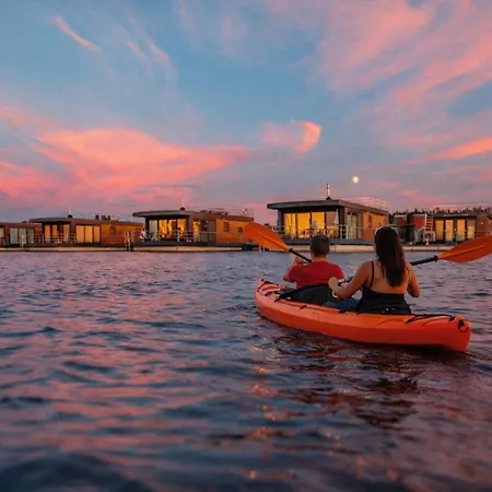 Floatinghouse Paradise Semesterbostad