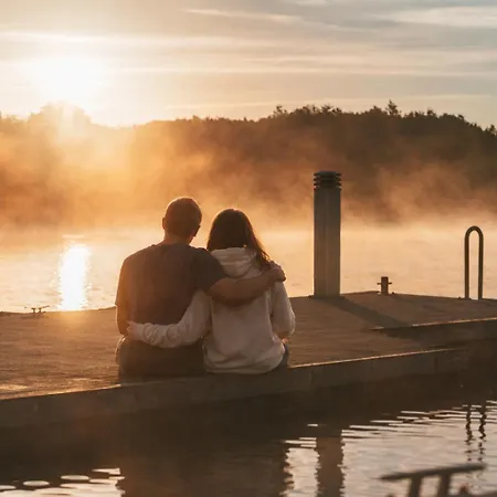 Floatinghouse Paradise Semesterbostad *